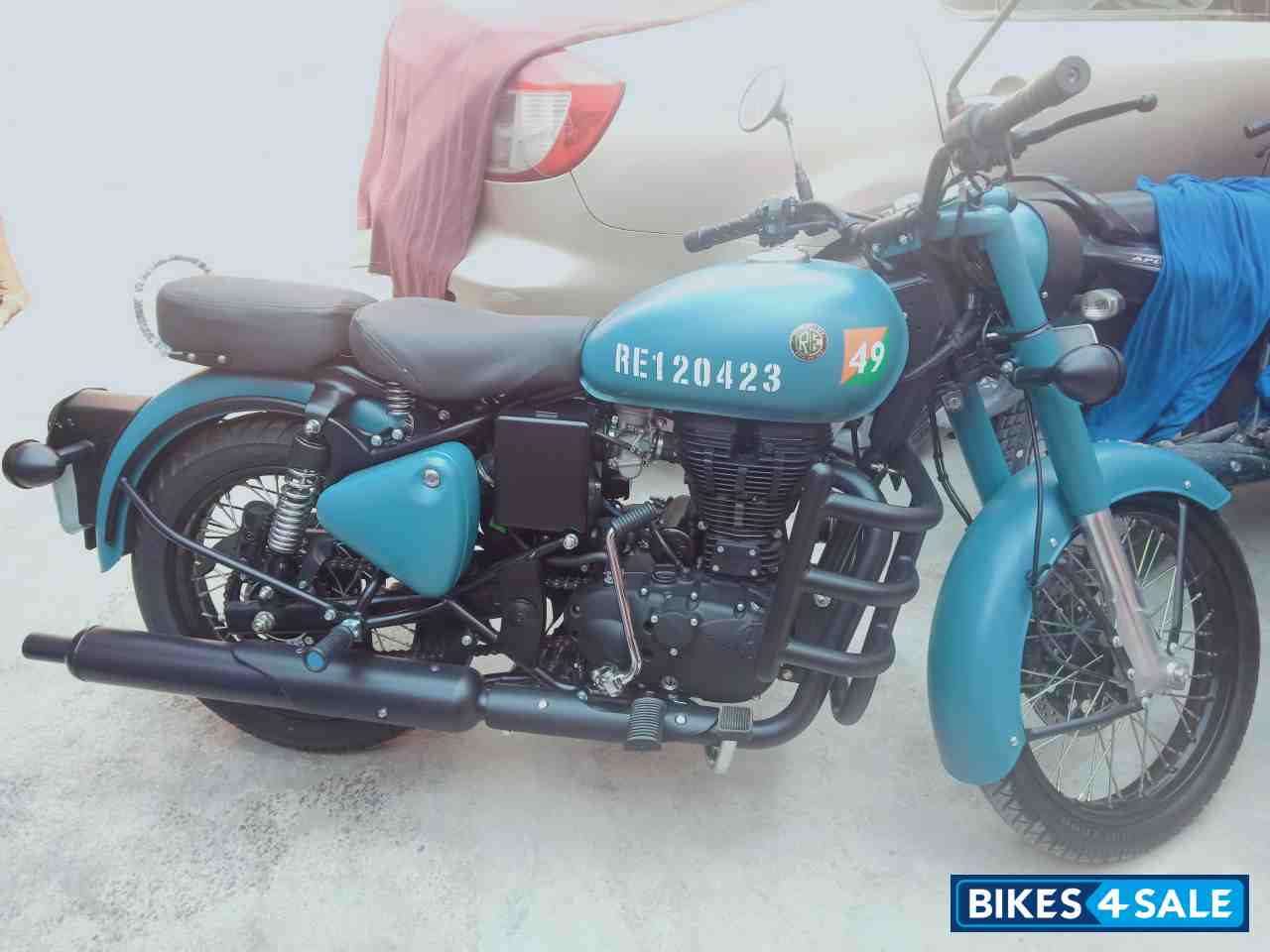 Royal enfield airborne online blue on road price