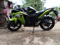 Black Green Honda CBR 150R