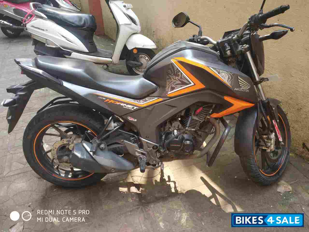 Orange Balck Honda CB Hornet 160R