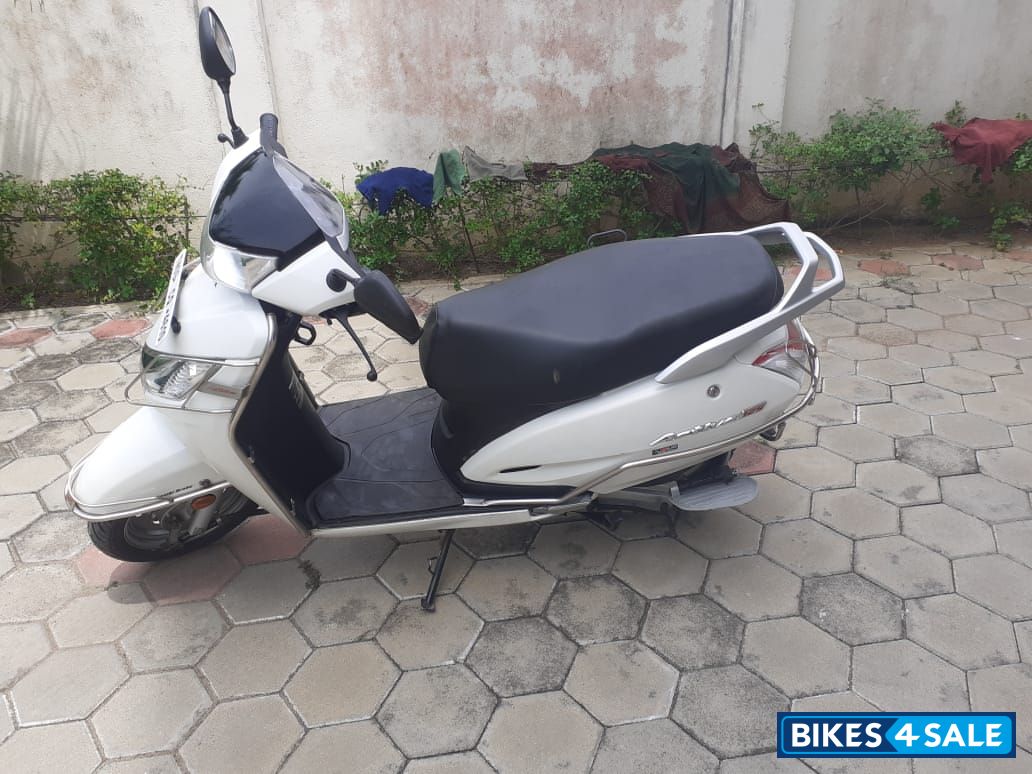 White And Black Honda Activa 125 White And Black Honda Activa 125