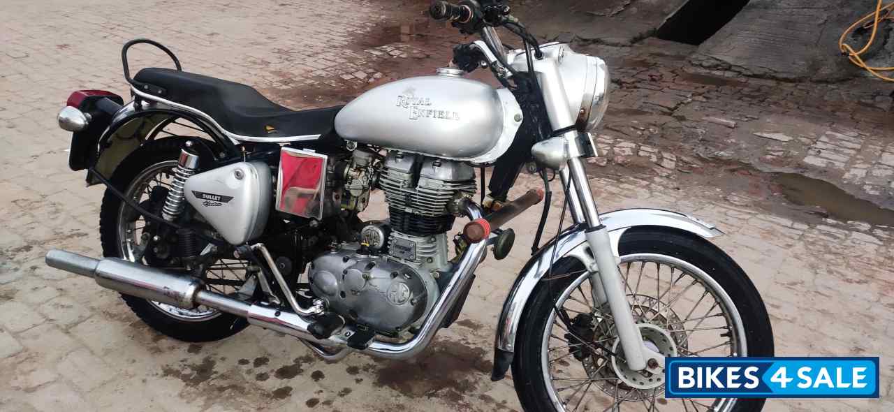 Silver Royal Enfield Bullet Electra Twinspark
