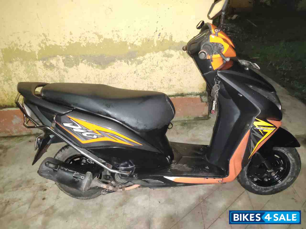 Used 2017 model Honda Dio for sale in Kolkata. ID 287945 - Bikes4Sale