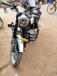 Royal Enfield Classic 500