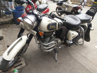 White Royal Enfield Classic 350