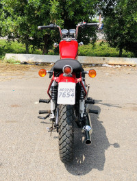 Red Royal Enfield Thunderbird 350