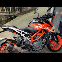 Electric Orange KTM Duke 390