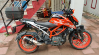 Electric Orange KTM Duke 390