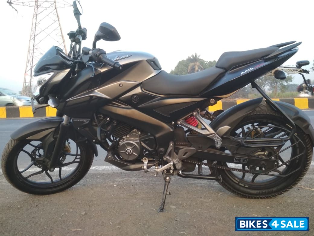 Used 2019 model Bajaj Pulsar NS 160 for sale in Surat. ID 291796. Black ...