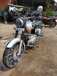 Silver Royal Enfield Classic 350