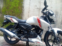 White TVS Apache RTR 160 2020