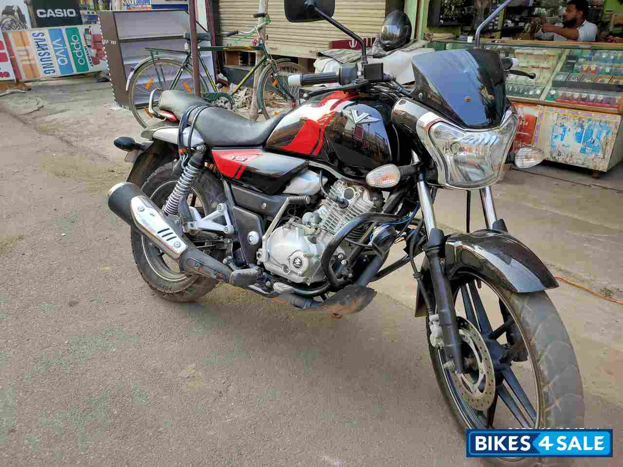 Used 2017 model Bajaj V15 for sale in Jharsuguda. ID 294132