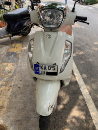 White Suzuki Access 125