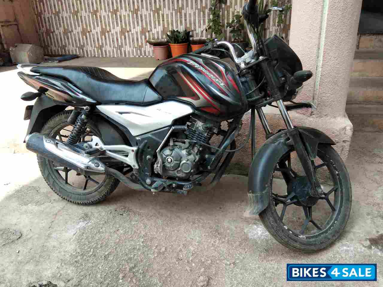 Bajaj discover best sale 2013 model