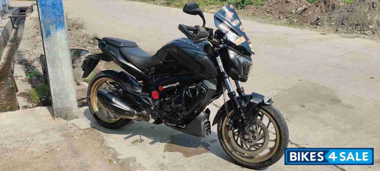 Black Bajaj Dominar 400 Disc Black Bajaj Dominar 400 Disc