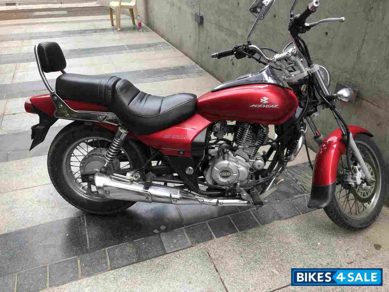 Bajaj Avenger 220 DTS-i Bajaj Avenger 220 DTS-i