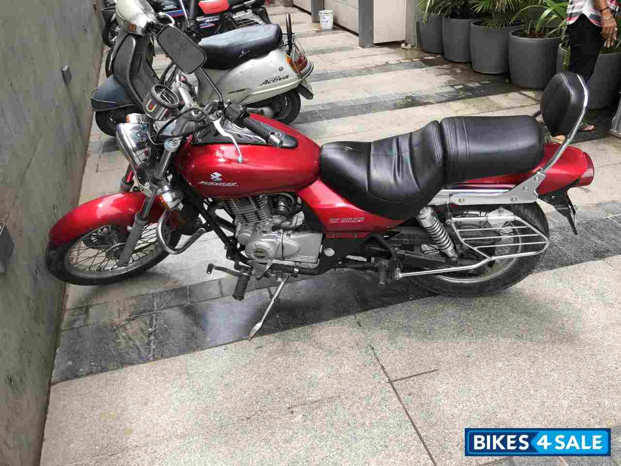 Bajaj Avenger 220 DTS-i Bajaj Avenger 220 DTS-i