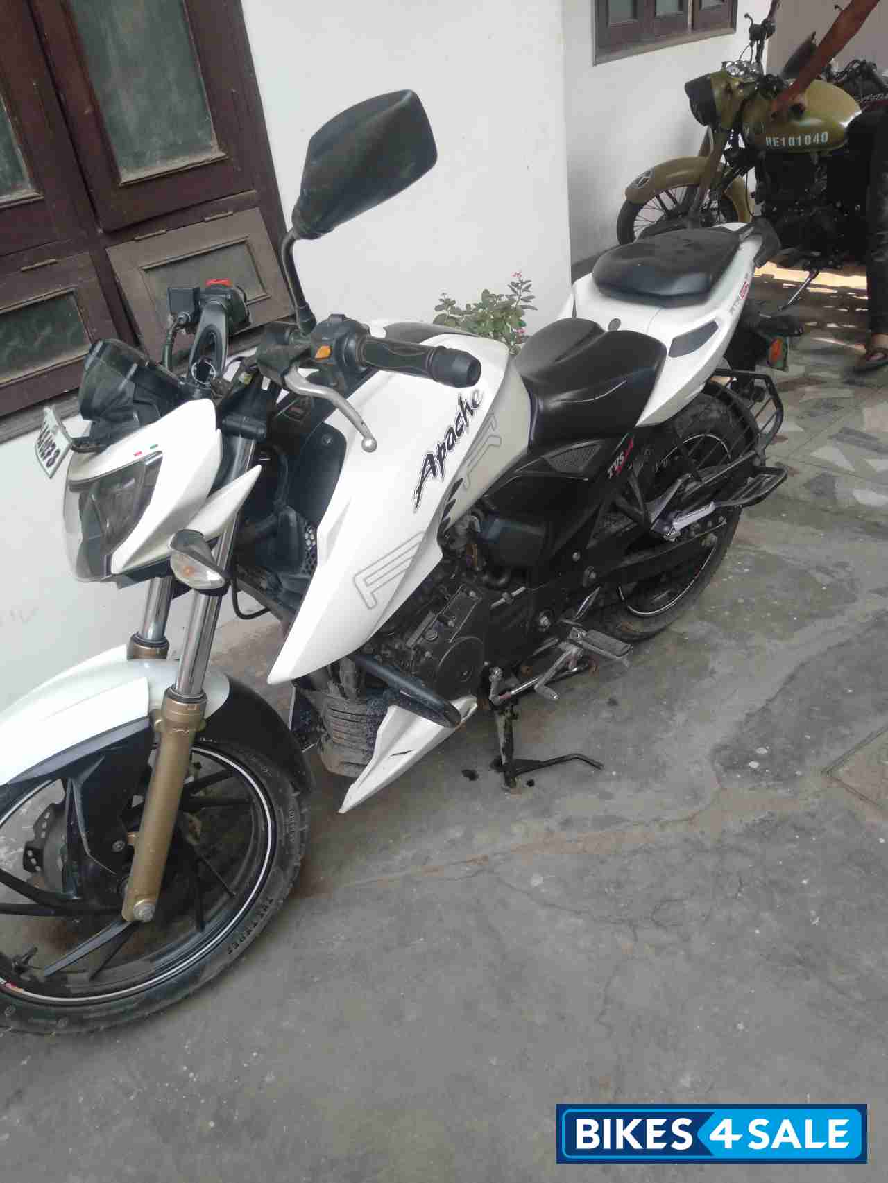 Apache rtr 200 store old model