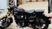 Stealth Black Royal Enfield Classic Stealth Black