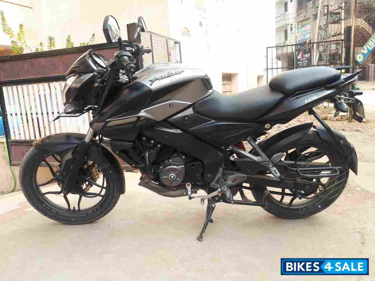 Used 2017 model Bajaj Pulsar NS 160 for sale in Jaipur. ID 297332. Grey ...