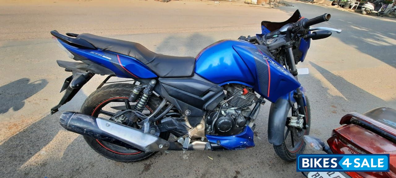 Used 16 Model Tvs Apache Rtr 160 For Sale In Lucknow Id Bikes4sale