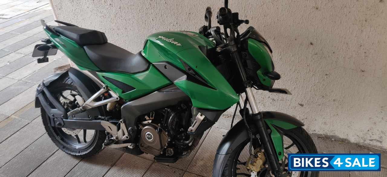 Green Bajaj Pulsar 200 NS Green Bajaj Pulsar 200 NS