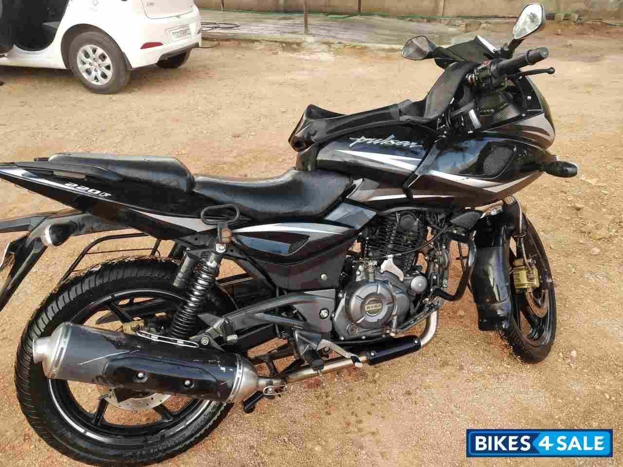 Pulsar 220 store second hand price