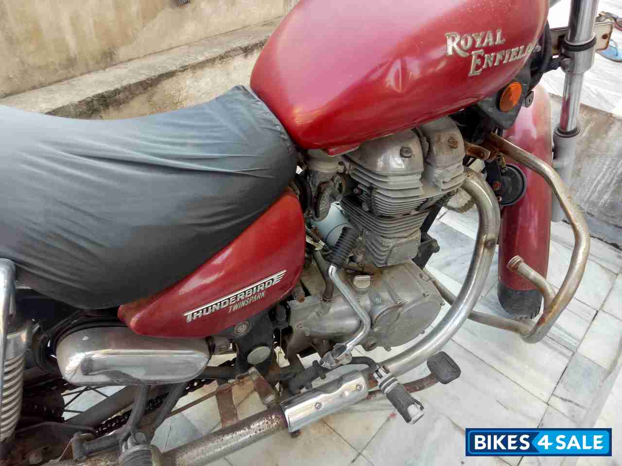 Maroon Royal Enfield Thunderbird TwinSpark 350 Maroon Royal Enfield Thunderbird TwinSpark 350