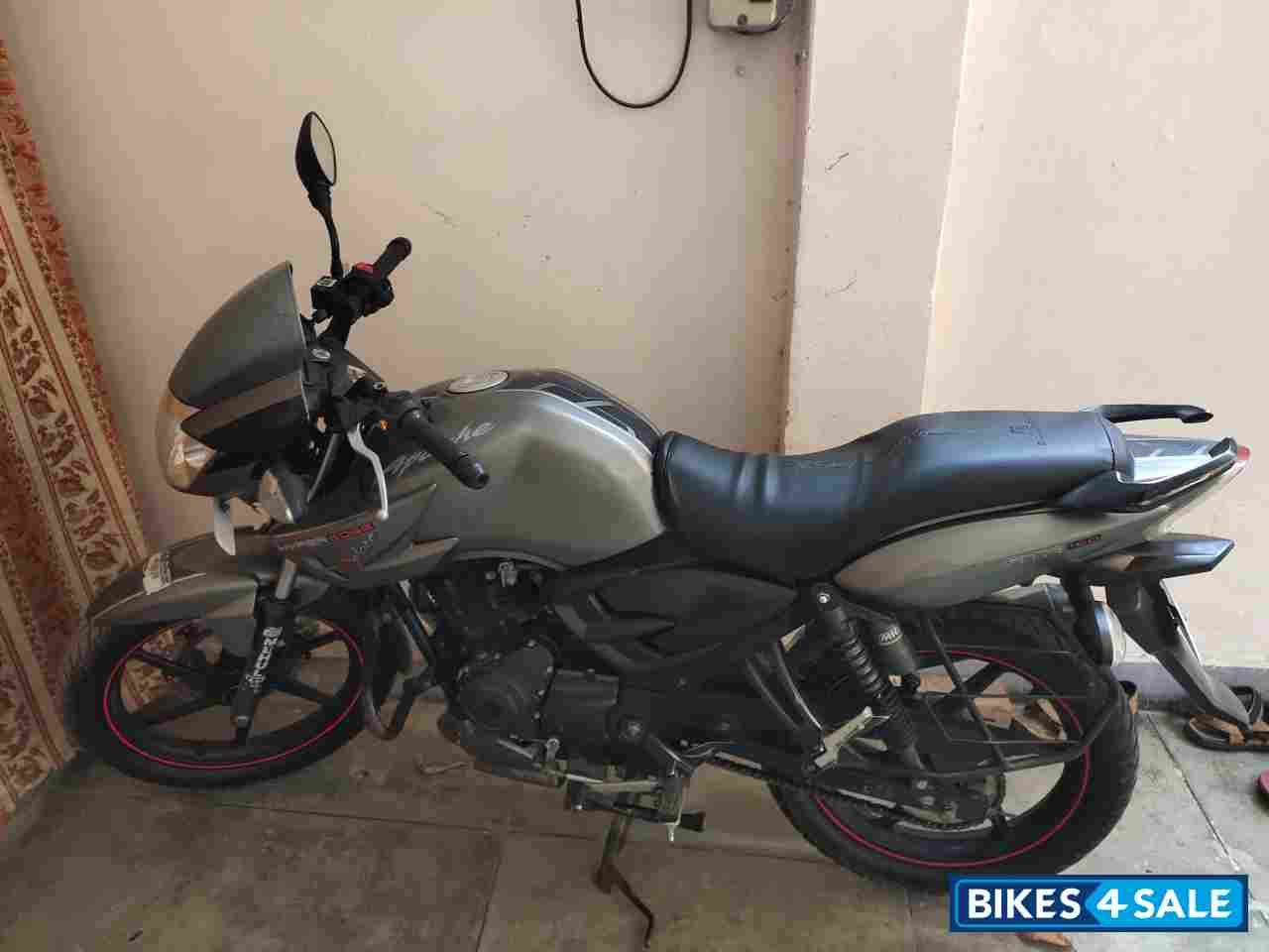 Used 05 Model Tvs Apache Rtr 160 For Sale In Lucknow Id Bikes4sale