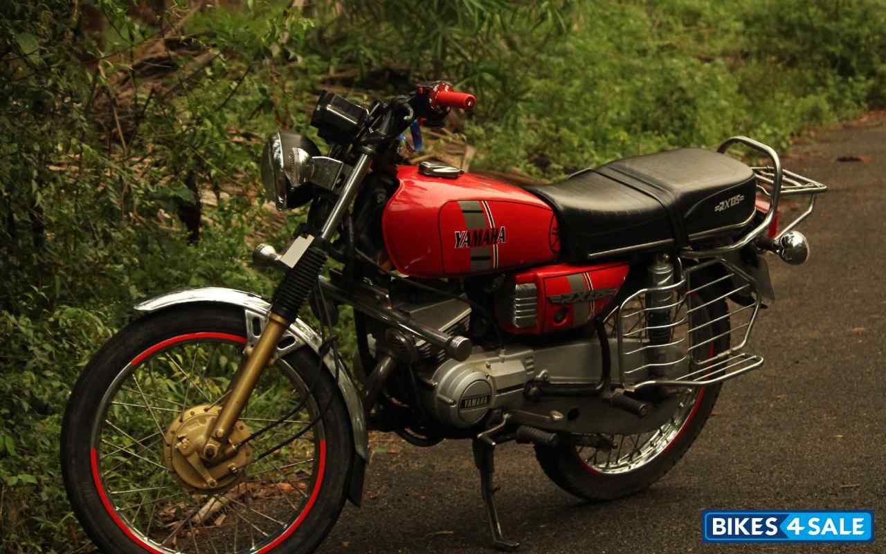 Red Yamaha RX 135 Red Yamaha RX 135