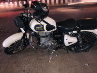 White Royal Enfield Classic 350