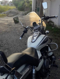 White Bajaj Avenger Cruise 220 BS6