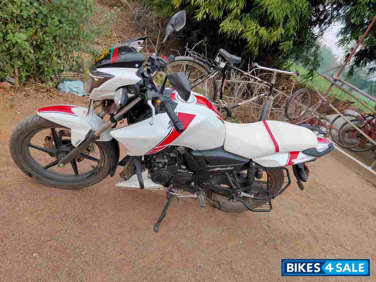 Used 19 Model Tvs Apache Rtr 160 For Sale In Chhatarpur Id Bikes4sale