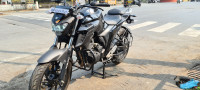 Black Yamaha FZ25