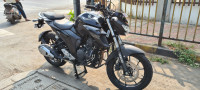 Black Yamaha FZ25