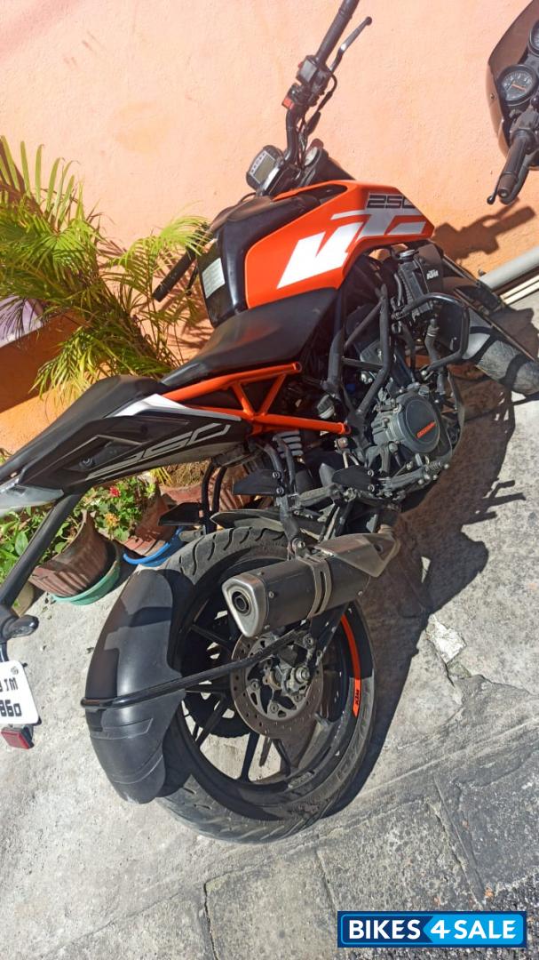 Used 2017 model KTM Duke 200 for sale in Bangalore. ID 307579 - Bikes4Sale