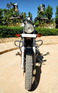 Bajaj Avenger 200 DTS-i