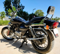 Bajaj Avenger 200 DTS-i