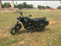 Royal Enfield Classic Stealth Black