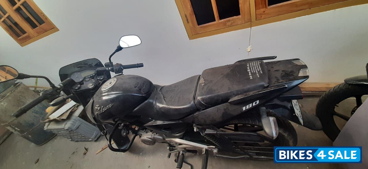 Black Bajaj Pulsar 180 DTSi