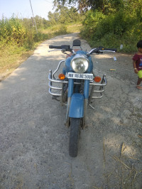 Royal Enfield Classic Squadron Blue