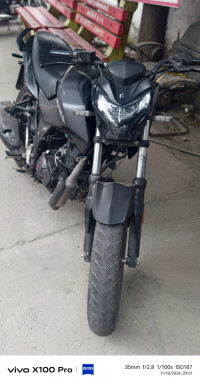 Stealth Black Hero Xtreme 160R 2022 Edition