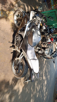 Silver Met Honda CBR 250R