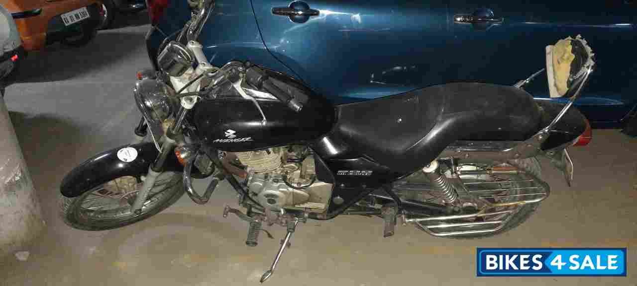 Bajaj Avenger 200 DTS-i Bajaj Avenger 200 DTS-i