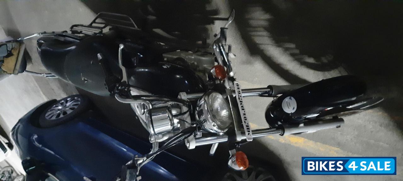 Bajaj Avenger 200 DTS-i Bajaj Avenger 200 DTS-i