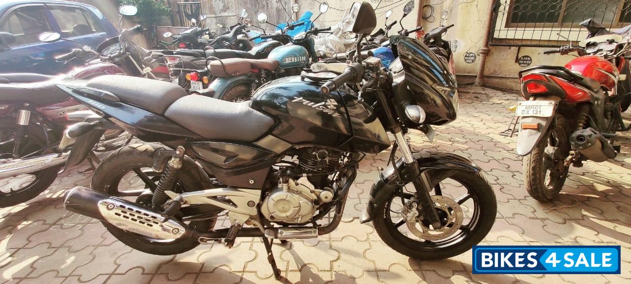 Black Bajaj Pulsar 180 DTSi Black Bajaj Pulsar 180 DTSi