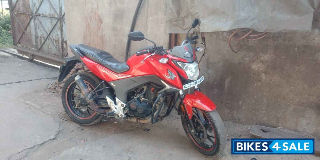 Used 17 Model Honda Cb Hornet 160r For Sale In Ahmedabad Id Bikes4sale