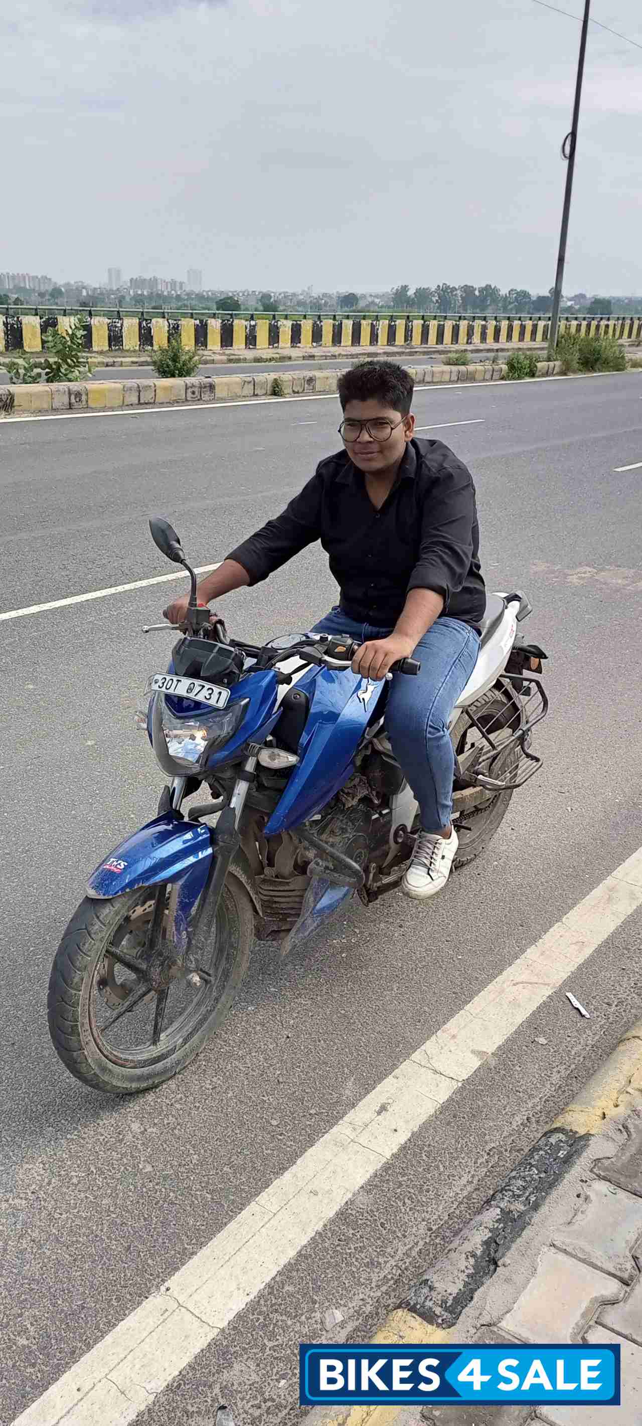 TVS Apache RTR 160 4V TVS Apache RTR 160 4V