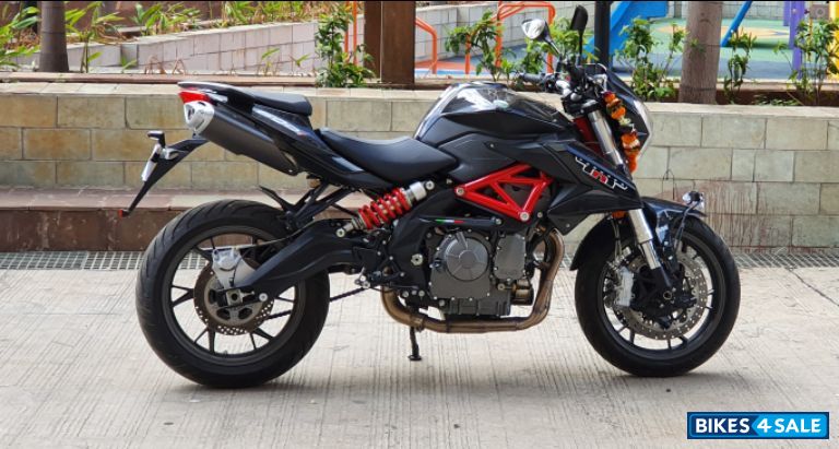 Black Benelli TNT 600 i Black Benelli TNT 600 i