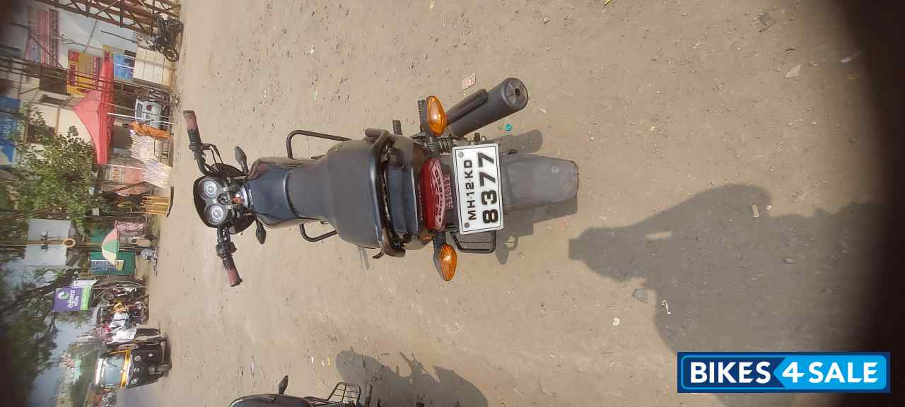 Black Honda CB Hornet 160R Black Honda CB Hornet 160R