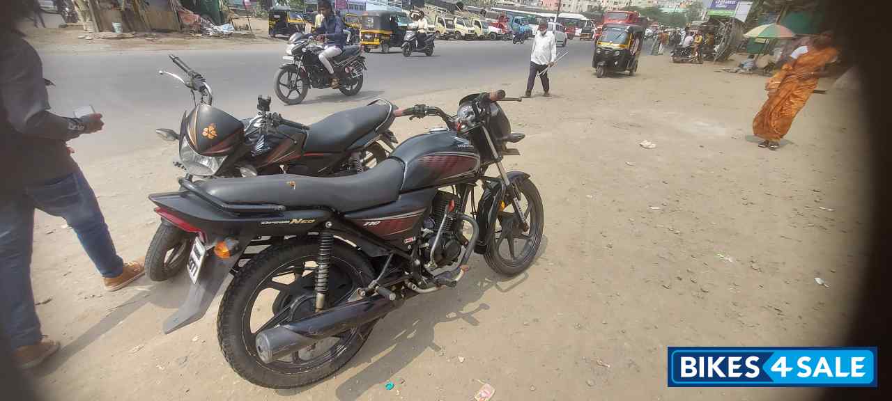 Black Honda CB Hornet 160R Black Honda CB Hornet 160R